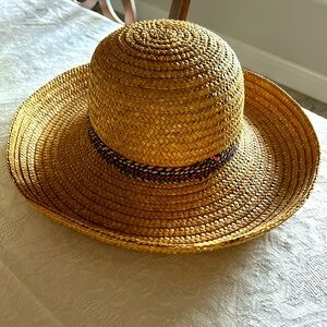 Stylish Tan Straw Hat with Multicolor Band
